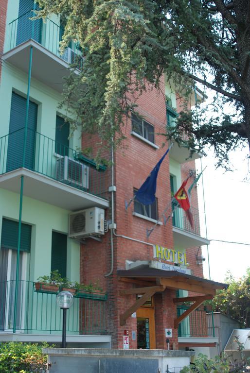 Hotel Tuscolano Bolonia Exterior foto